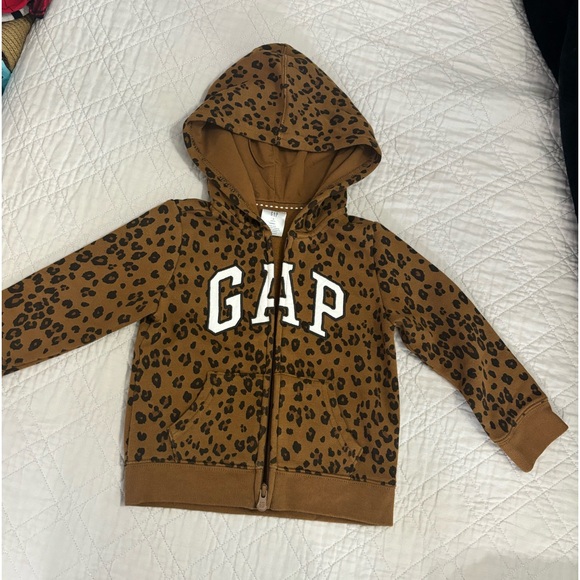 GAP leopard print toddler 2 pc sweatsuit - Picture 6 of 14